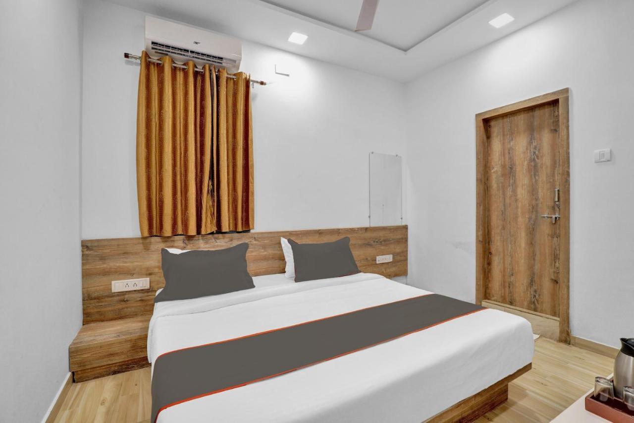 Collection O 83344 Hotel New River Rajkot Luaran gambar