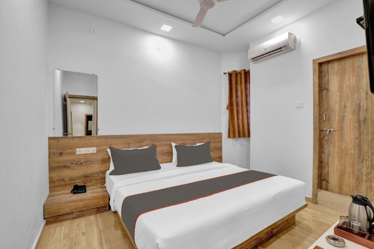 Collection O 83344 Hotel New River Rajkot Luaran gambar