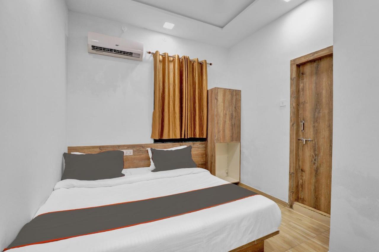 Collection O 83344 Hotel New River Rajkot Luaran gambar